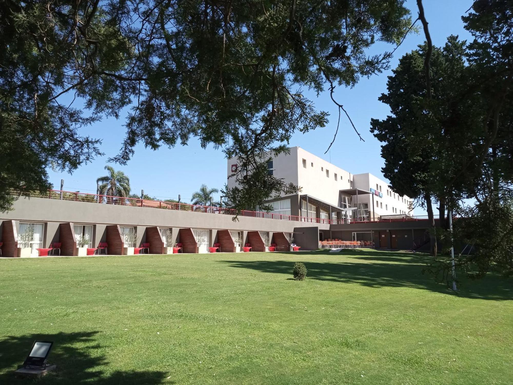 Amerian Villa Del Dique Luaran gambar